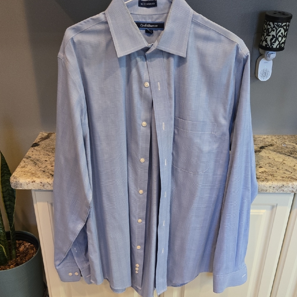 Croft & Barrow Light Blue Men's Dress Shirt with Subtle Box Pattern 16 34/35